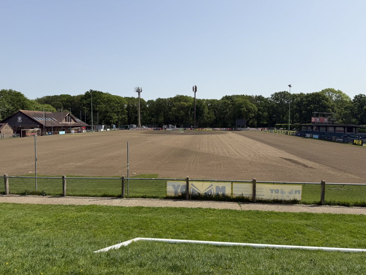 hassocksfc's tweet photo. Saturday ➡️ Saturday

It hasn’t quite been 2 weeks since the pitch renovations were completed, but we’re already seeing good grass growth

Pictures taken today and last Saturday show how much the surface has changed

Would like a bit more help from mother nature though 🌧️🌱

#UTR https://t.co/EjlUBVCe1T