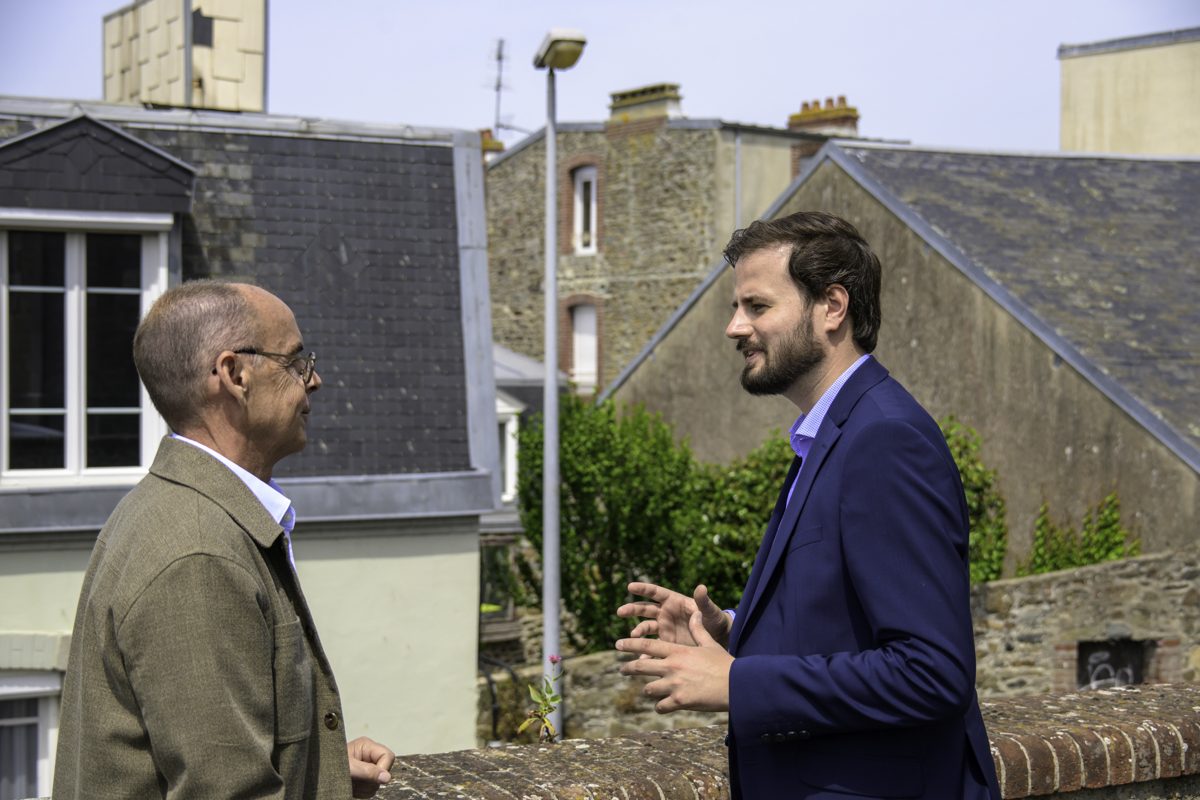 NicolasGermain_'s tweet photo. C’était un engagement de campagne : l’éclairage public sera prolongé jusqu’à minuit au lieu de 22h30 dans les zones éteintes la nuit.

Cette mesure sera complètement effective à compter du 21 juin prochain – à l’occasion de la Fête de la musique donc ! https://t.co/02a7EMb9y5