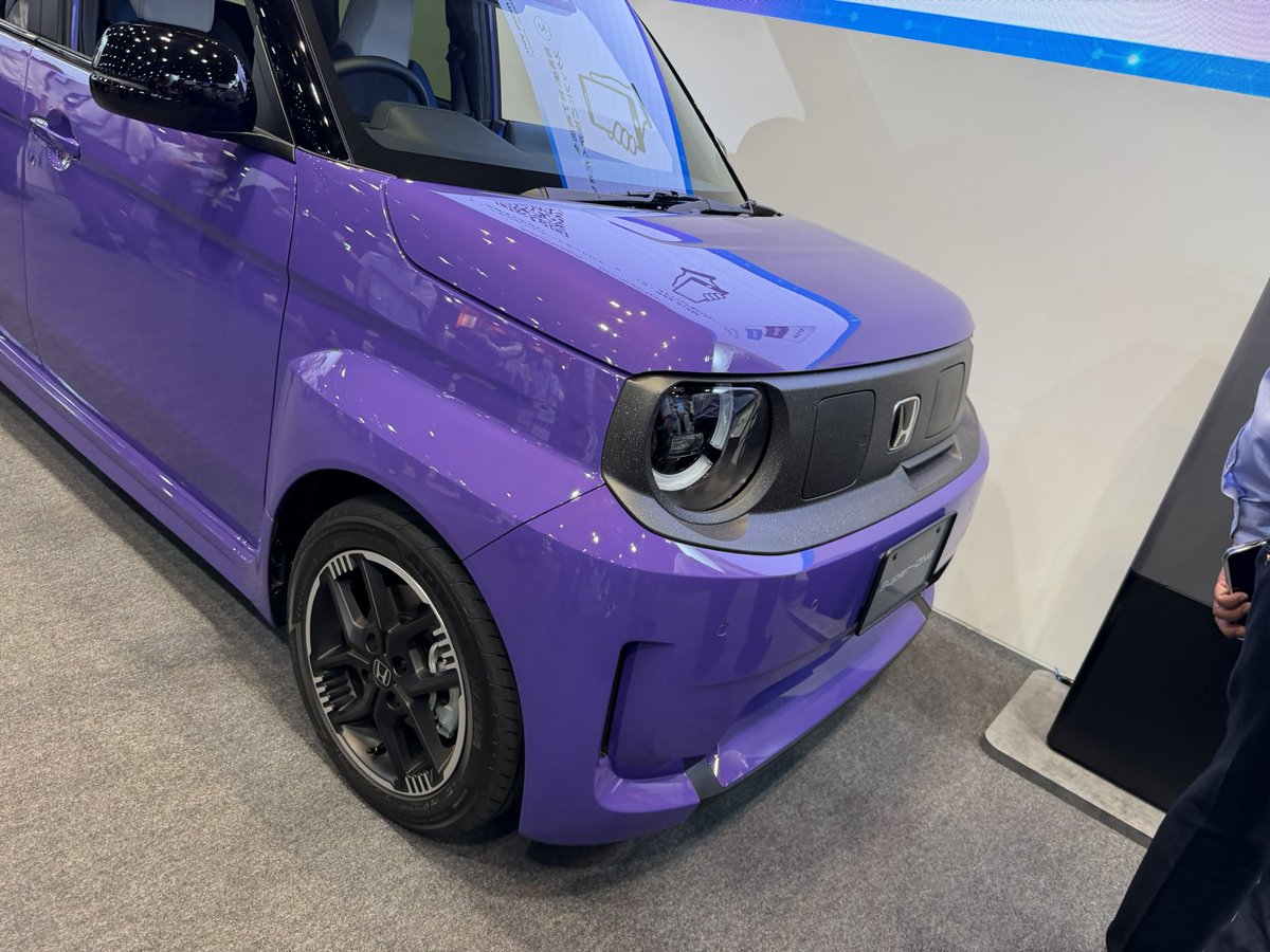 norisuke1101's tweet photo. 仕事で人と車のテクノロジー展行ってきた

自分が開発に関わった物が展示されているの見て感動してしまった

仕事とは関係無いけど帰り際ホンダとマツダブースに寄らせてもらった
ピストンヘッドのコーティングが気になり

スーパーワンAWDでハイブリッドだったらやばかった https://t.co/7QKbmvBZnU