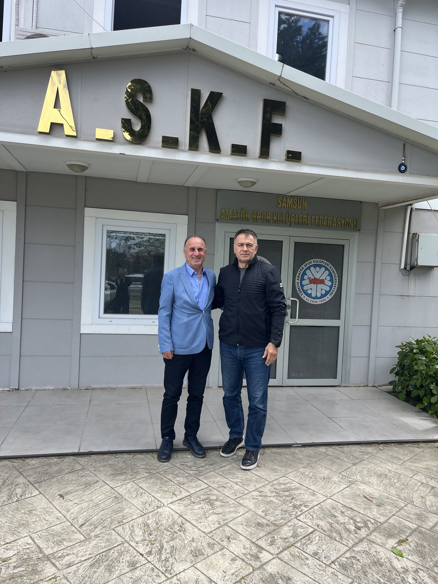 sneraydin0055's tweet photo. Spor Hizmetleri Genel Müdür yardımcısı sayın Fatih Uysal Samsun ASKF ziyaret etti nazik ziyareti için çok teşekkür ederiz https://t.co/7BaavUFGsE