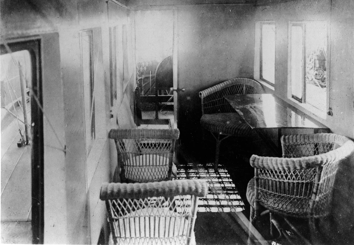 USAS_WW1's tweet photo. #avgeek #aviation #airplanes #travel: Before the Boeing 747 or Airbus A380, etc., Igor Sikorsky’s 1914 16-passenger S-22 Ilya Muromets was the first airplane with 4 engines, a toilet, or food service. It also had enclosed passenger compartment, a bedroom, heating, lighting, etc. https://t.co/xJHWgLUmra