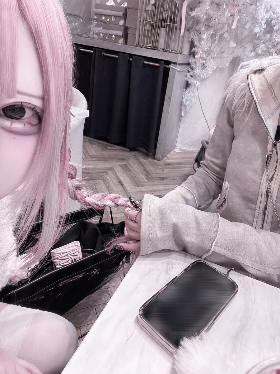 ろりうさ tweet media