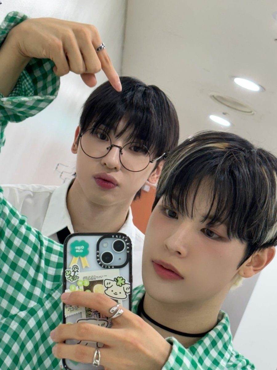 XODIAC_MEMBERS's tweet photo. [#규민🐶] 

다빈아 생일 축하한다~~🥳🥳 종종 형 과제 도와줘서 고마워 ㅎ 이번 활동도 몸 건강히 잘 활동하자!!🔥🔥

#XODIAC #소디엑 #GYUMIN #규민 #똑똑똑_귬이등장 https://t.co/9bAwuhmvF3