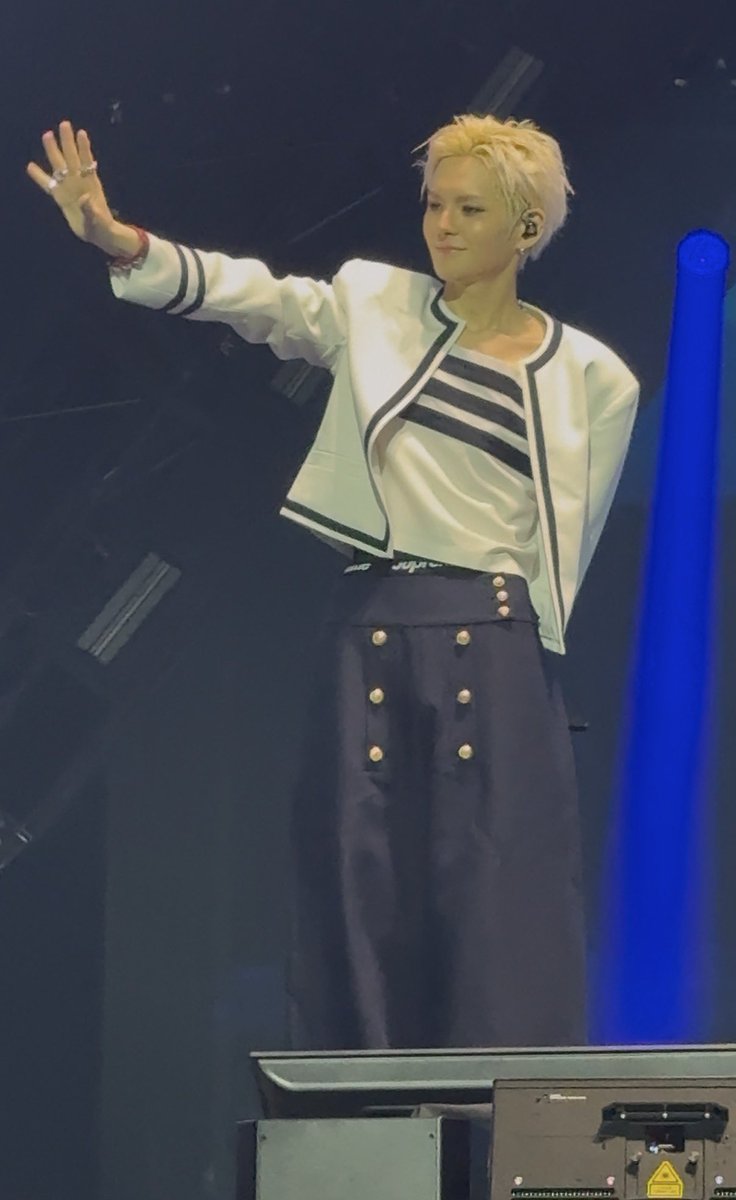 _vowow's tweet photo. 살면서마린룩새깅같은건처음봄 https://t.co/4BHlZ5xUuL
