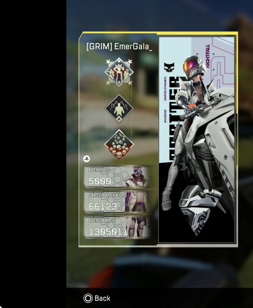 EmerGalaT's tweet photo. @LovvinMoney @ApexLiveComms i dont even wanna play on my alt, i’ve only been getting on to grind kills 😭 https://t.co/KZ7nnf5u0A