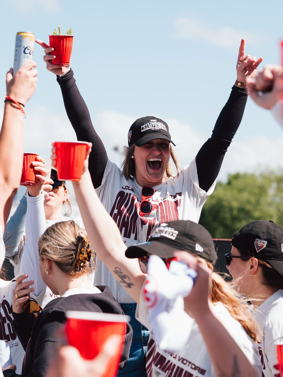 🏆 - Victoire de Montréal tweet media