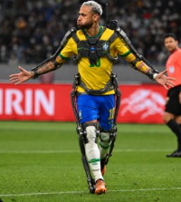 ch0s3nnn's tweet photo. Neymar has became a huge meme in the Brazilian community  

I have not seen this big of a trend to do with a footballer in ages - https://t.co/QrVnlSUtt0

There are memes about him using an AI to play football or even Naruto style memes 

It is so good

https://t.co/dppJ5hmKk0 https://t.co/IcPMAQMOnv
