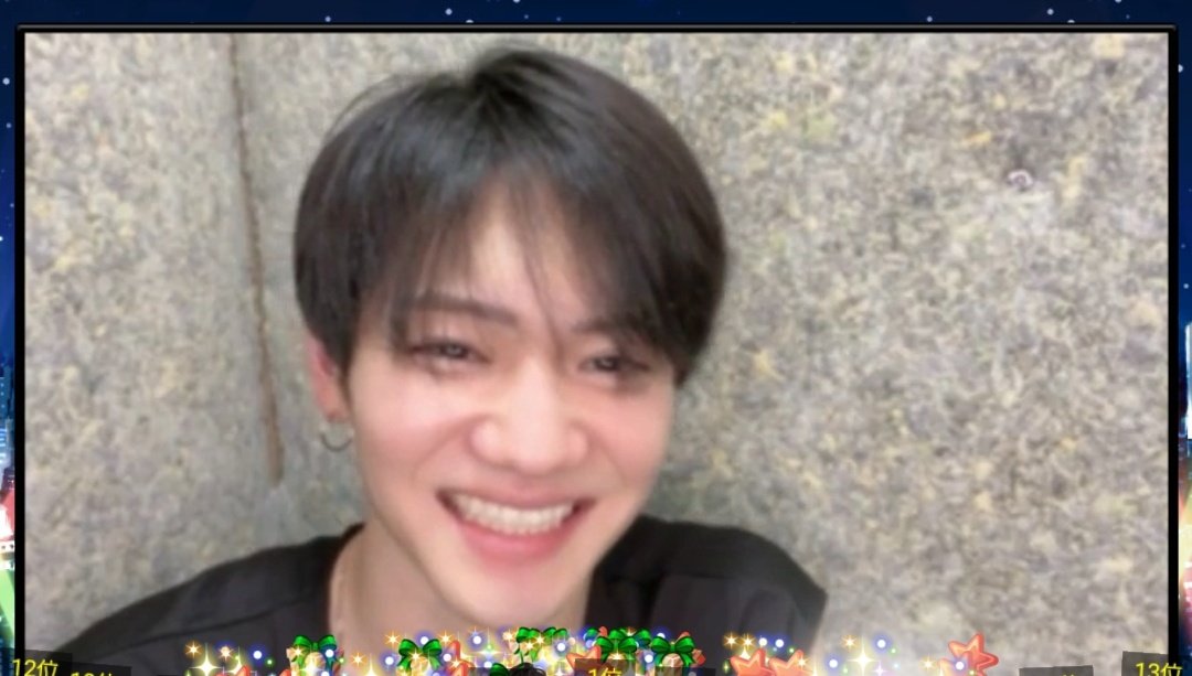 _tenj_'s tweet photo. 配信お疲れさまでした！ビズコメ終演から1週間での配信ありがたかった〜☺️針戸さんのお話沢山聞けたし、オススメ美容情報も同じ製品で同じやり方してみたいな🥳
ビズコメ次回作への期待もしたいし、『素晴らしい！！（舞台より）』馬越くんを沢山応援できますようにꉂꉂ📣 https://t.co/sNqybaPPOR