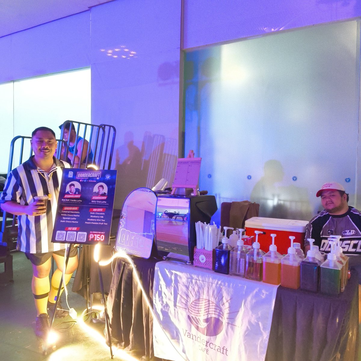 vandercraftph's tweet photo. Just plain and classic, way to go for your Americano, Kuya @titosongerist! ☕😁

🐻GROWL: Tryout Season by @Brute_Mnl
📍8F of VICTORIA SPORTS TOWER 2
⏰ 9 PM-4 AM

#vandercraft #supportlocal #GrowlManila #Growlmnl #tryouts #coffee https://t.co/wbqMKO53e1