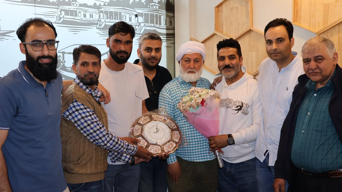 km49715's tweet photo. A Farewell and Felicitation Function was jointly organized by the Executive Engineer,Machinery Division Srinagar,and the Executive Engineer,Hospital Division Srinagar, in honour of Mr.Mohd Rajab, Assistant Accounts Officer,on the occasion of his retirement from Government service https://t.co/JEwkVFMlSe