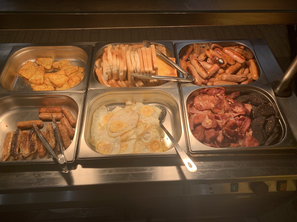 LifeshareUK's tweet photo. Two really busy mornings with 126 of our friends today and 116 Friday. Lots of great food, clothes, showers &amp; care for everyone as our frontline volunteers made everyone welcome. Big day Sunday with our Roast Beef Sunday lunch the talk of the town already !  #Manchester 🐝🩵❤️ https://t.co/LXNZBr0nw8