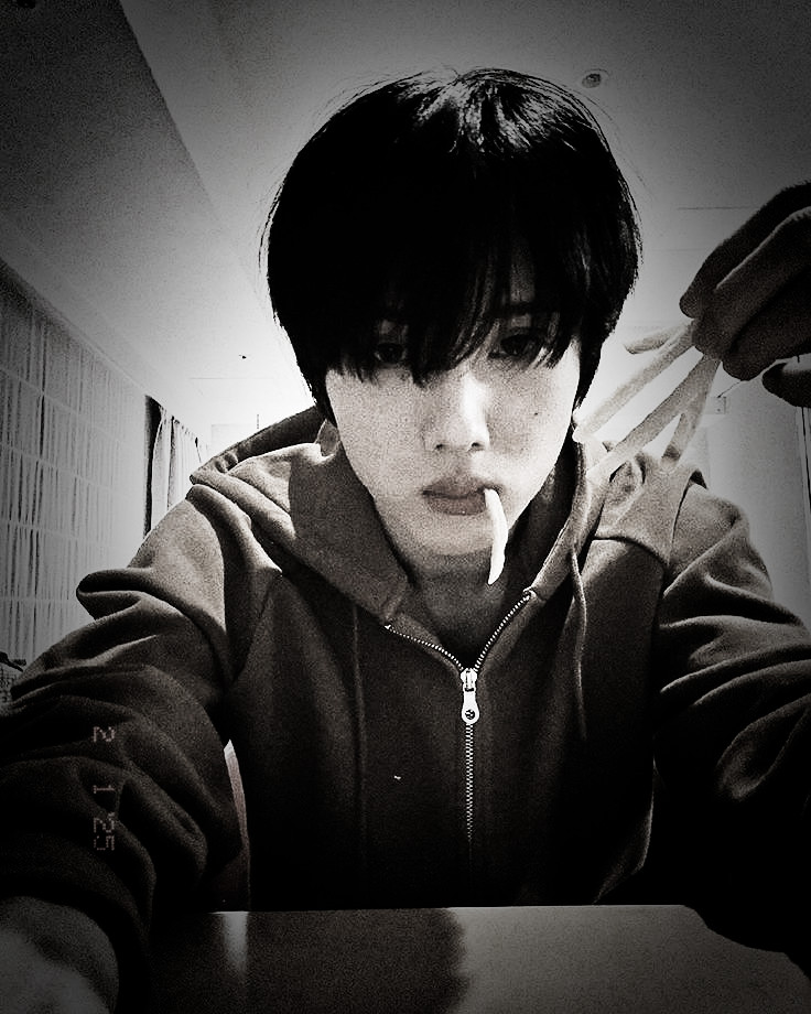 Orphisic_'s tweet photo. ㅤㅤㅤㅤ
ㅤㅤㅤㅤ𝗣𝗼𝘃: me apaixonei por você, te sequestrei 
ㅤㅤㅤㅤe agora essa é sua visão todos os dias. 
ㅤㅤㅤㅤ https://t.co/cy0KGMJK4A