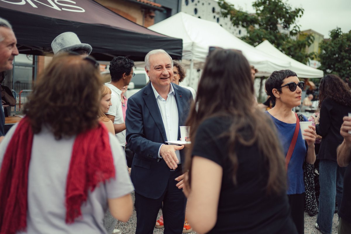 jlmoudenc's tweet photo. Très heureux de célébrer le centenaire du Centre Culturel des Minimes, un lieu de proximité ancré dans le quartier depuis 1926 et qui fait vivre, chaque jour, un projet au service des habitants ! 

Depuis un siècle, ce lieu a su évoluer avec son quartier tout en restant fidèle à ses valeurs : rendre la culture et le sport accessibles à toutes et tous, favoriser le lien social, le partage et l’inclusion.

Parce que l’accès à la culture et au sport ne doit jamais être réservé à quelques-uns, la Mairie de Toulouse reste pleinement engagée aux côtés des équipements culturels de proximité, essentiels à la vie des quartiers.

Merci aux équipes, aux bénévoles, aux associations et à toutes celles et ceux qui font vivre ce lieu au quotidien !🙏🏼