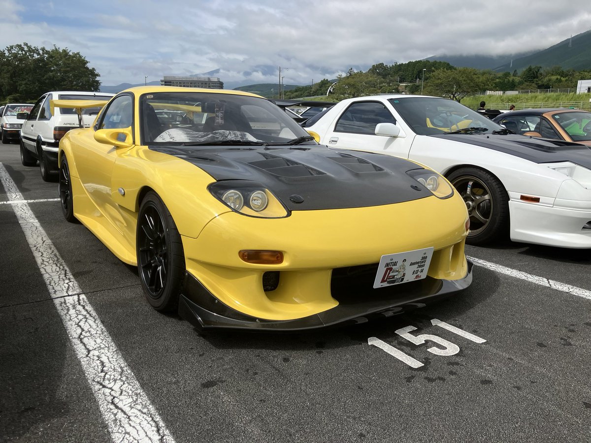 RX7thTrigger's tweet photo. 各地でミーティングやらある中なにも動かしてないですね...餃子喰ってました。 https://t.co/3qoIM8lRC6
