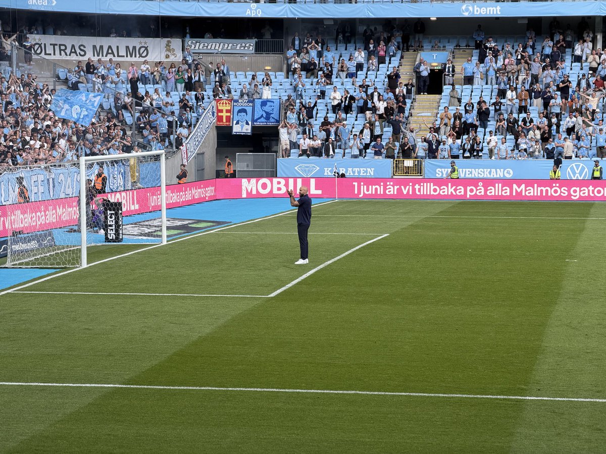 SweGolfer's tweet photo. Kom igen nu @Malmo_FF, ni har ju er tränare på plats redan…

Våga tänka utanför boxen och signa hjärta istället för nån dyr föredetting! 😅 https://t.co/DDzc5YHfRH