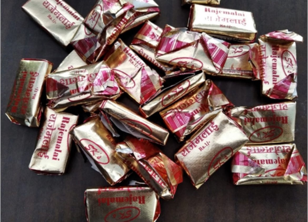 Riddhishree27's tweet photo. A tough one! 

How many ’90s kids remember this toffee? 

It was one of the most celebrated treats of our school days https://t.co/Jm9i3LgIPY