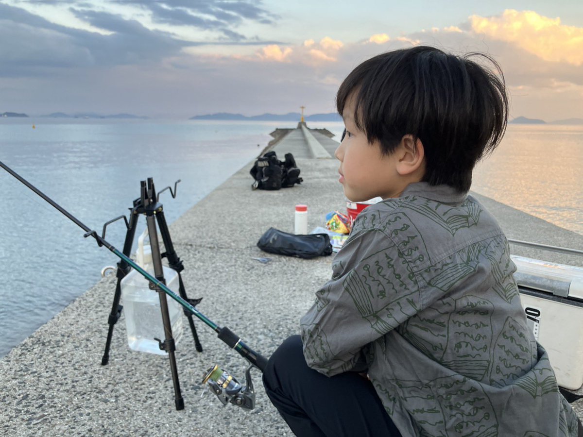 naotrick's tweet photo. 子供が投げるの上手になってて成長感じて泣きそうになりました。笑
三脚買った甲斐ありました。 https://t.co/4wbQjMK3CT