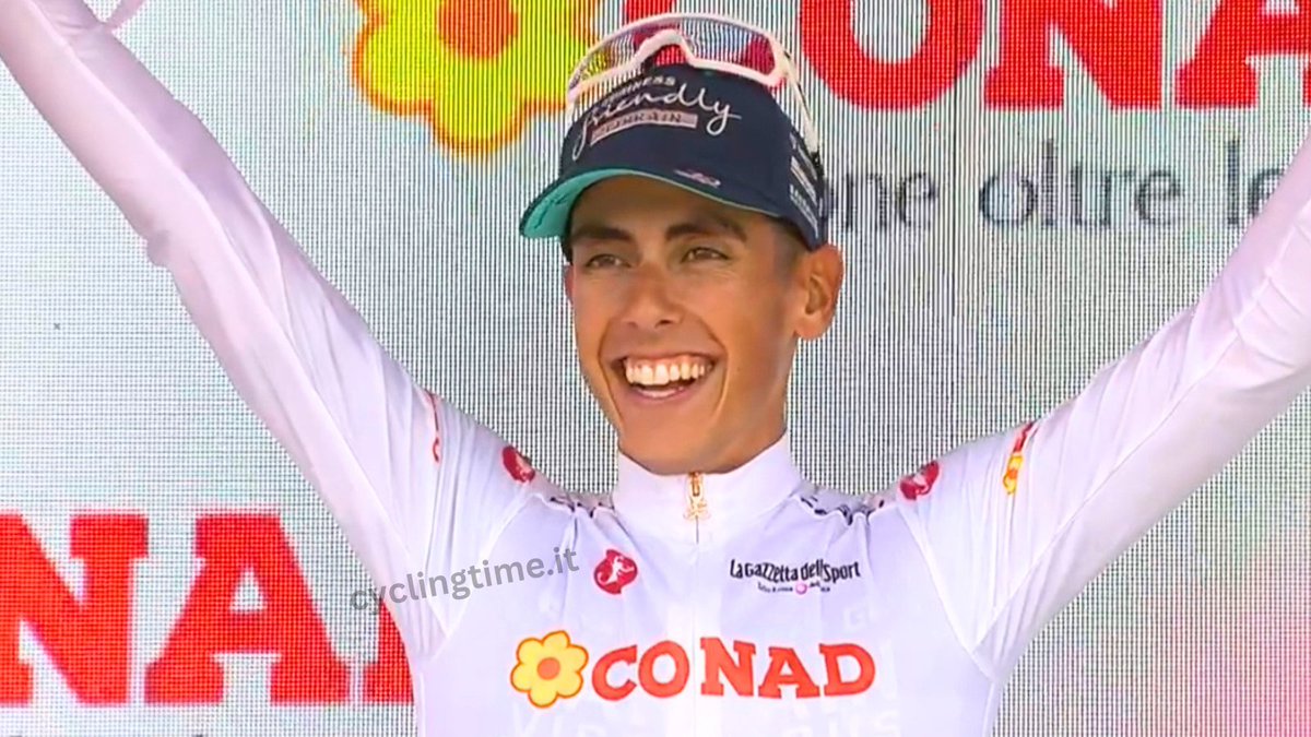 Cyclingtimenews's tweet photo. Le maglia a Piancavallo #Giro109
🩷 Jonas Vingegaard 🇩🇰
🔴 Paul Magnier 🇫🇷
🔵 Giulio Ciccone 🇮🇹
⚪ Afonso Eulalio 🇵🇹 https://t.co/d3TmoXu9cH