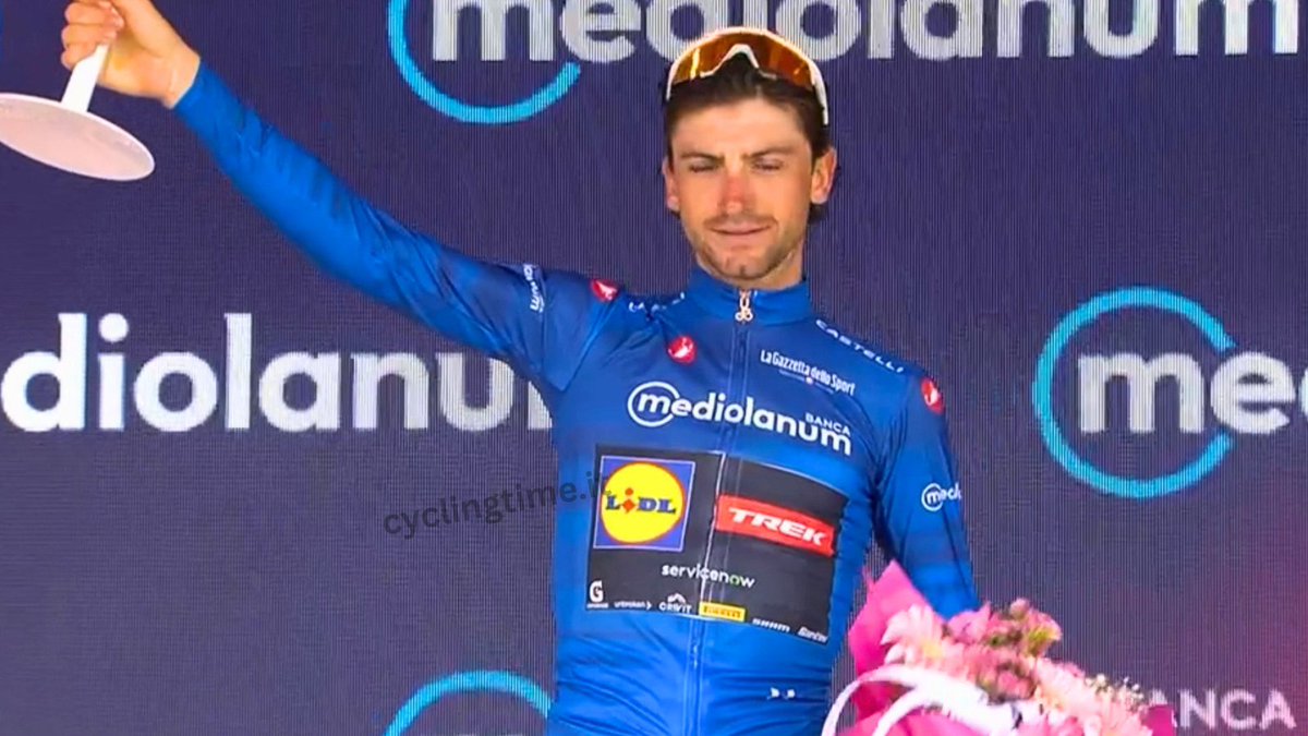 Cyclingtimenews's tweet photo. Le maglia a Piancavallo #Giro109
🩷 Jonas Vingegaard 🇩🇰
🔴 Paul Magnier 🇫🇷
🔵 Giulio Ciccone 🇮🇹
⚪ Afonso Eulalio 🇵🇹 https://t.co/d3TmoXu9cH
