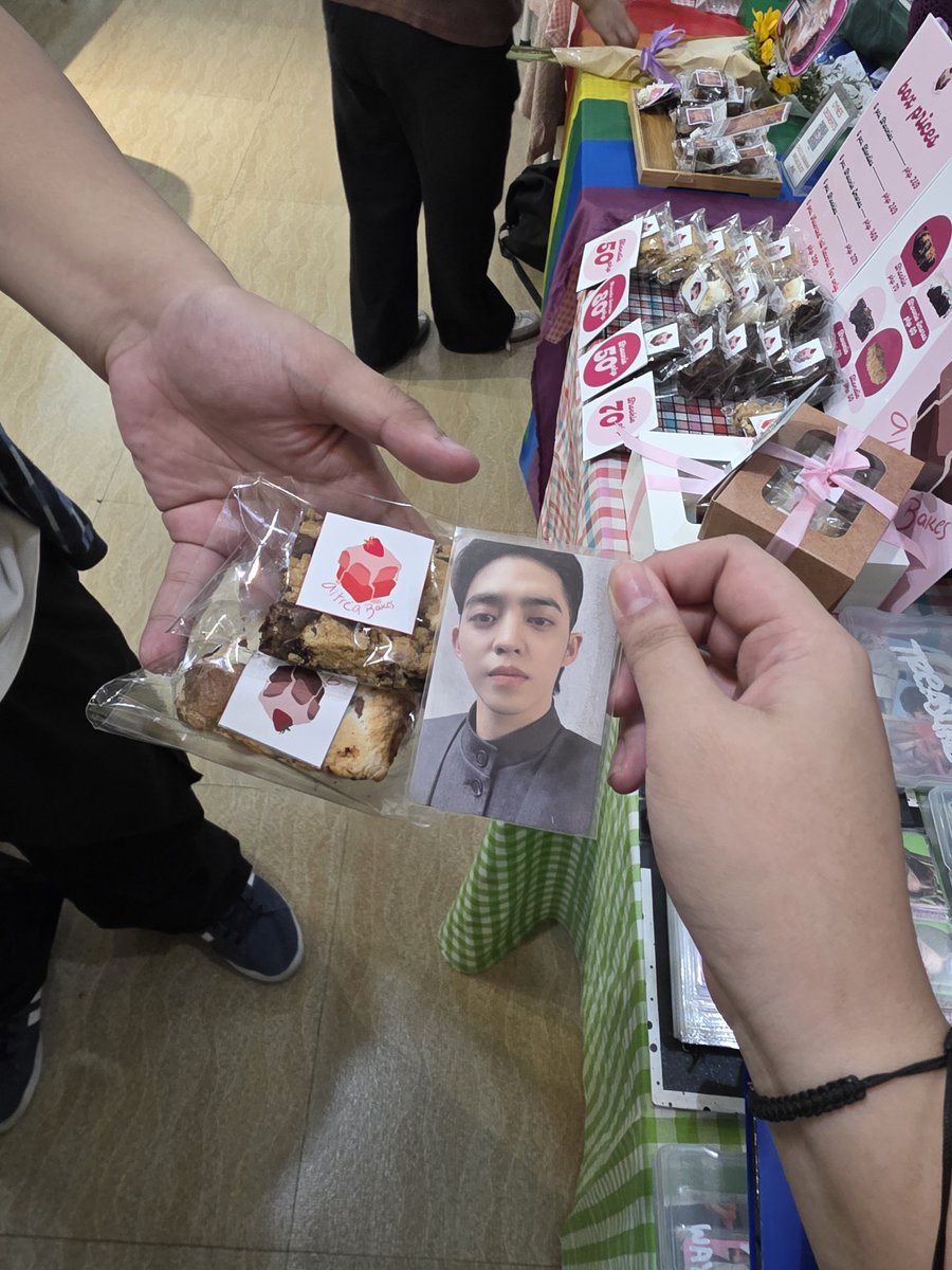 RTAnne31's tweet photo. fair trade @Dridgeeeee https://t.co/toQL17ynuu