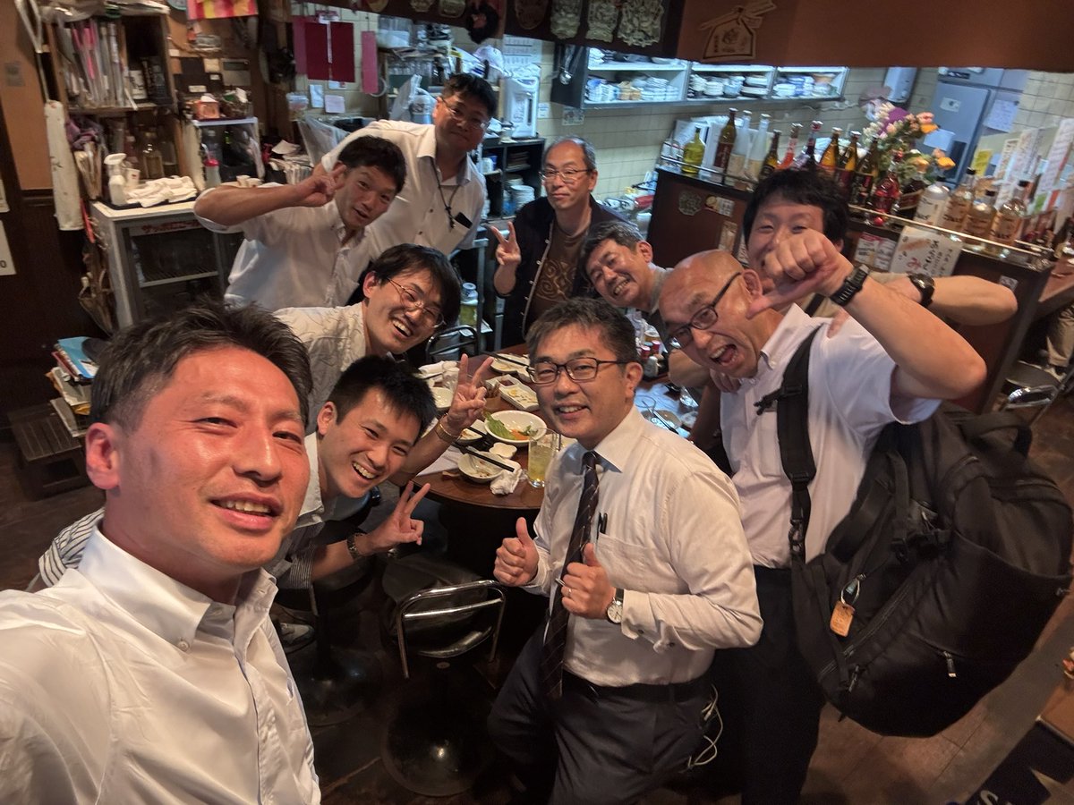 obinata_train's tweet photo. 鉄道技術展・大阪
たくさんの方にご来場いただき、私の講演にご参加いただいた皆さまに感謝申し上げます。
10年来のお付き合いである斉藤雪乃さんと大阪でご一緒出来たのが嬉しかったです。終了後は模型の撤収作業を行い、いつものメンバーで打ち上げ！仲間の存在に感謝です🙇
#yukino520 #鉄道技術展 https://t.co/jFuRi9XWIV