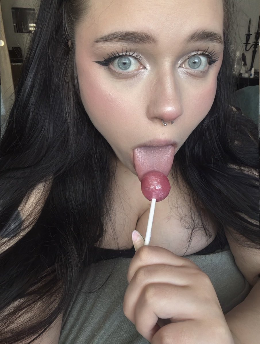 rinalluna's tweet photo. 🍭👅💦 https://t.co/qDuJMfpkpT