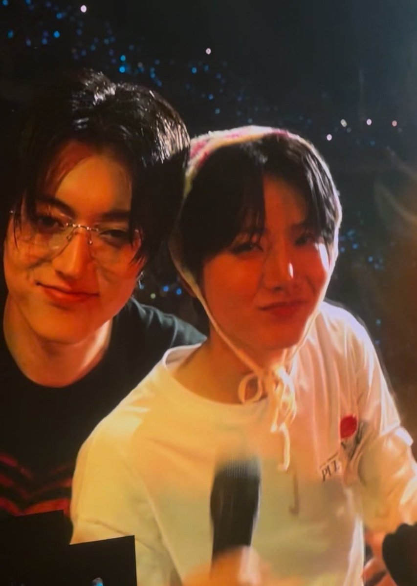 mykyu ฅ^•ㅅ•^ฅ tweet media