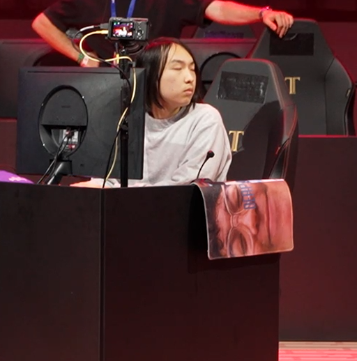 milcycle's tweet photo. what is that mousepad?? https://t.co/YWWiRsmsKg