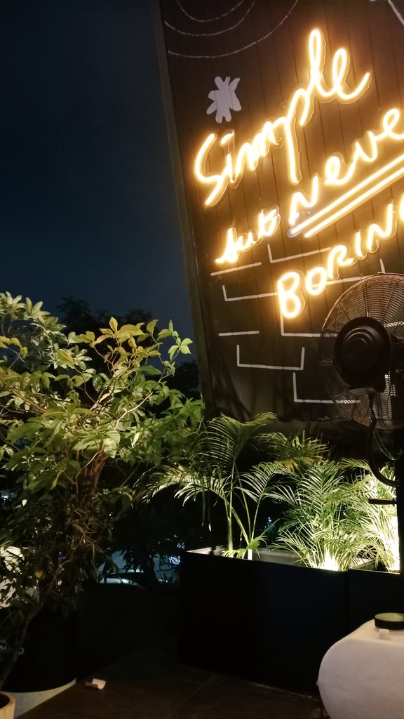deberyls's tweet photo. Ke Greyhound aja yg gak waiting list😍 https://t.co/O5xs5Al0tW