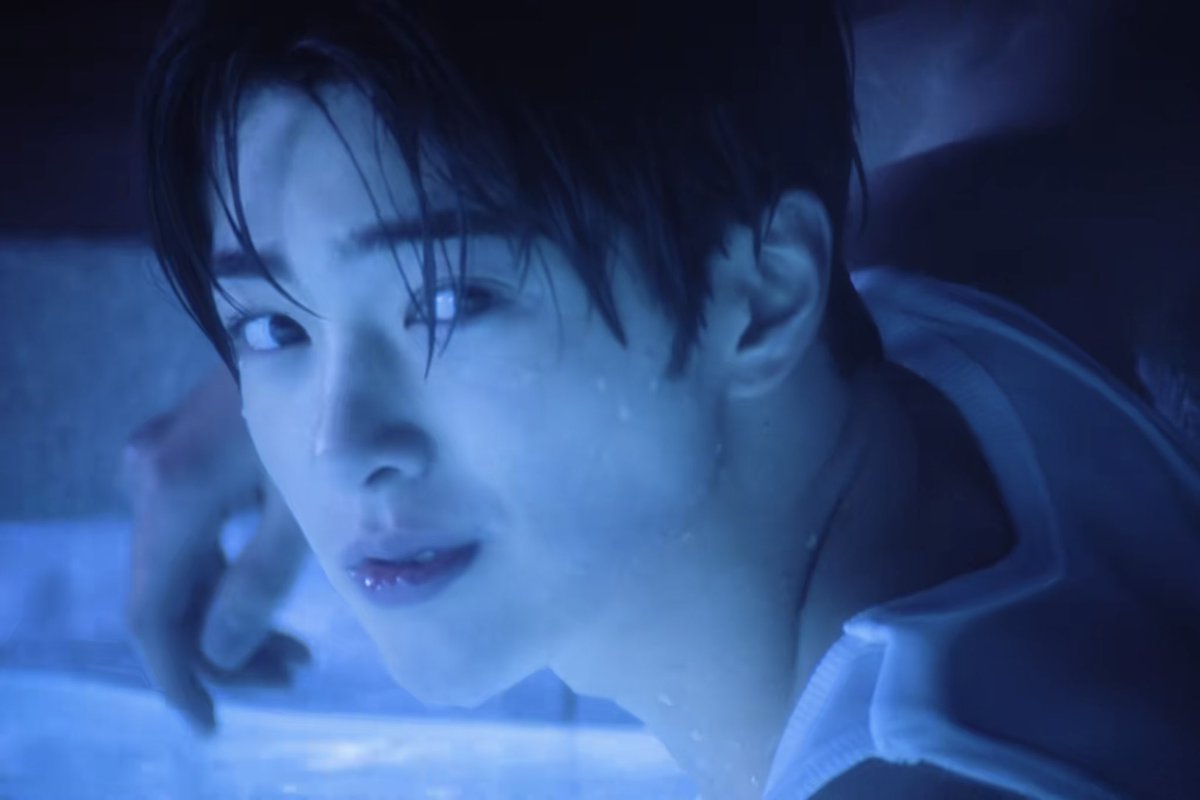S2_D_214's tweet photo. Blue Lips💙 #건호 https://t.co/mOp9gSgBKj