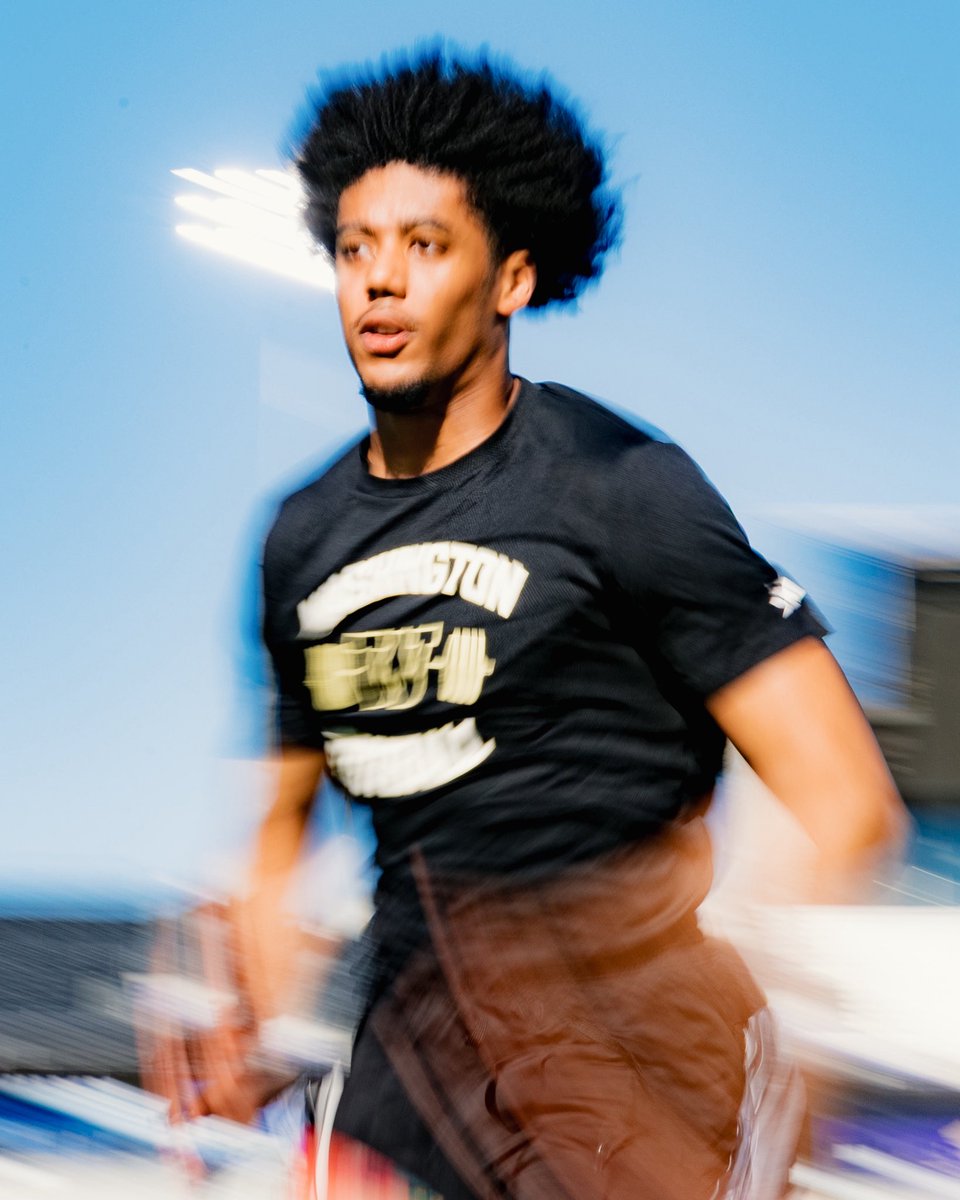 UW_Football's tweet photo. Early mornings, no shortcuts. Bow Down 🐺🙌 https://t.co/CKYQVcu4Ye