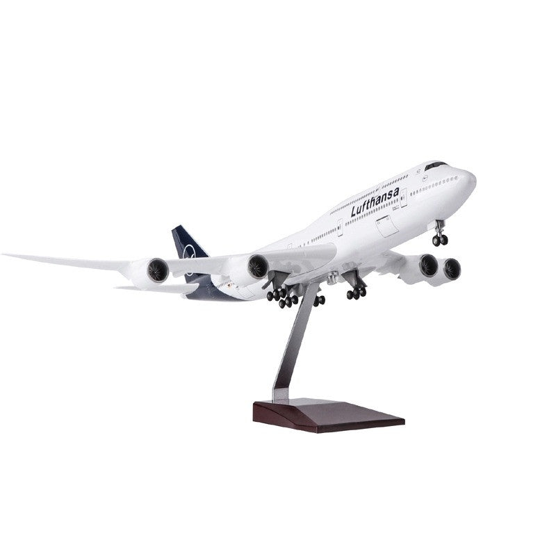 PLANE__MANIA's tweet photo. Lufthansa Boeing 747 Model ✈️
#lufthansa #boeing747 #diecast #diecastmodel #planespotting #airplane #aircraft
Check Out: https://t.co/sv44M8zPFM https://t.co/uCYJ4kN2DB
