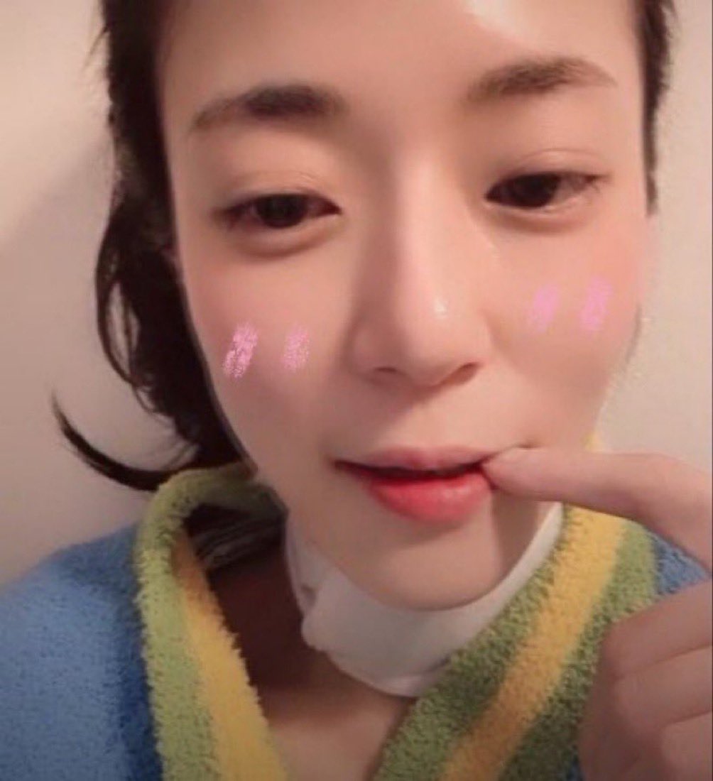 moll2ya's tweet photo. 알것같아🫣🫰🏻 https://t.co/pzvrOXfHCK