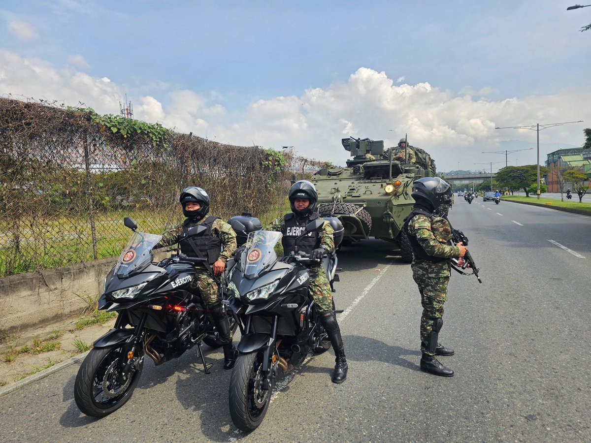 ManuelVillaMe's tweet photo. 🚨Autoridad y orden🚨

‼️El ejército en las calles‼️ https://t.co/XnInmBKAAM