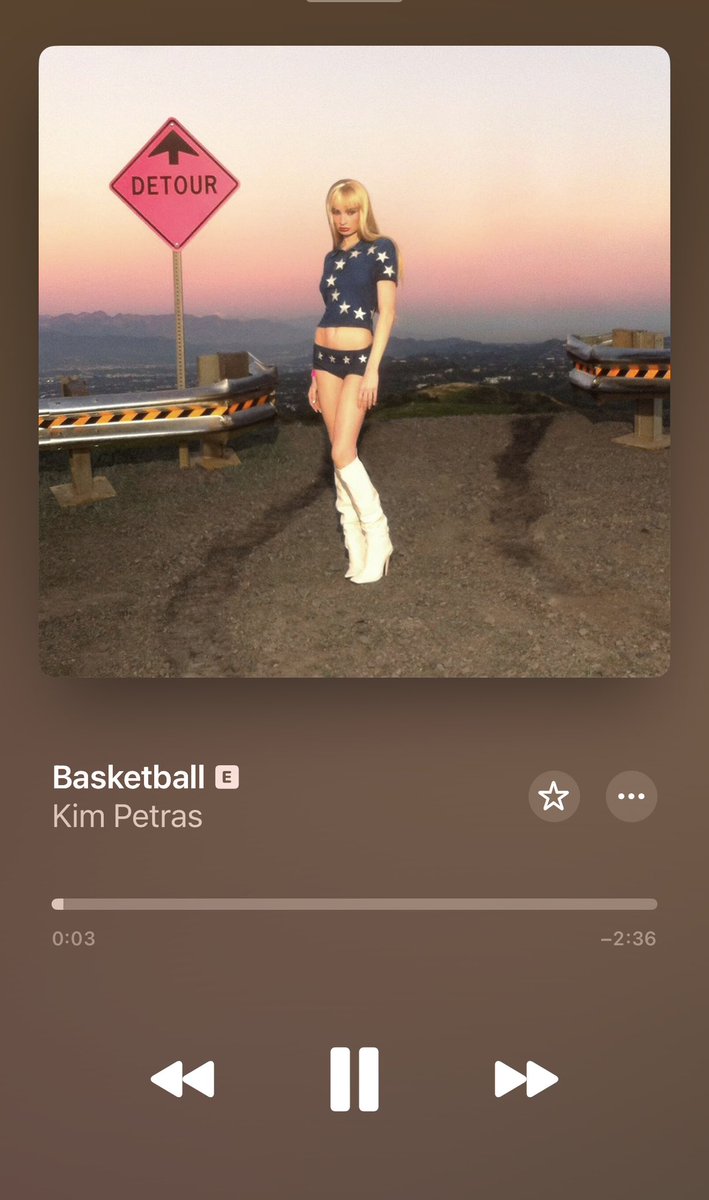 DenToppesteHund's tweet photo. This @kimpetras album is a lot better than I initially thought. There aren’t that many bangers on it. To me, it’s the complex and sophisticated production that really gives her room to shine. “Basketball” is one hell of a song, tho. Really well written.
#detour https://t.co/jpfjoexEkt