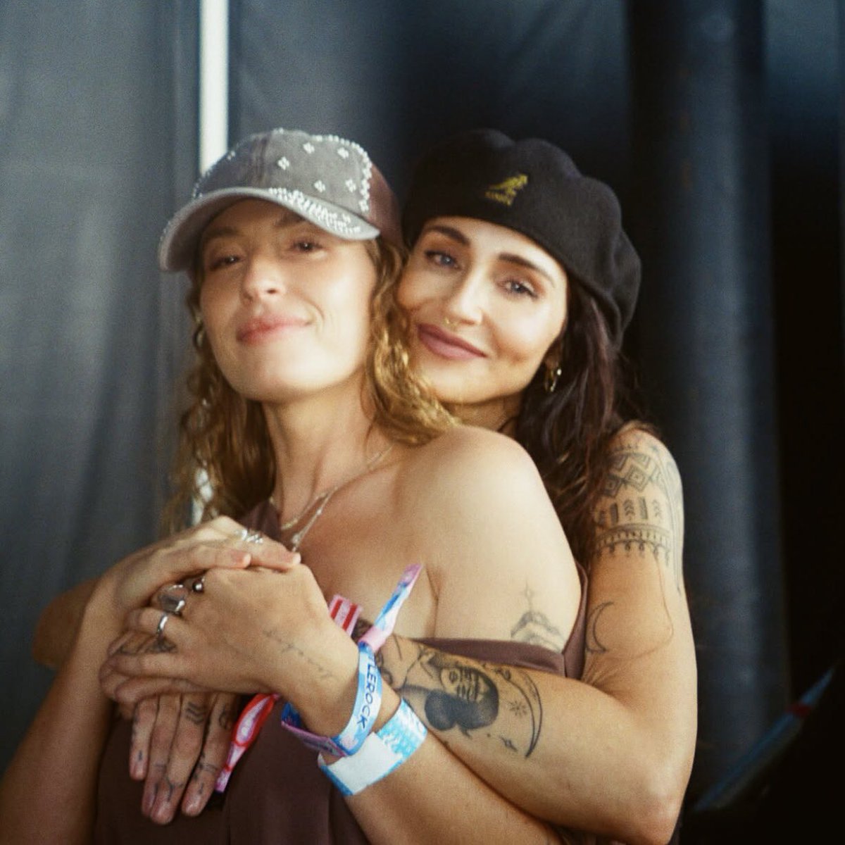 CFletcherBR's tweet photo. Fletcher e amigas no BottleRock Napa https://t.co/7EgLtZULbf