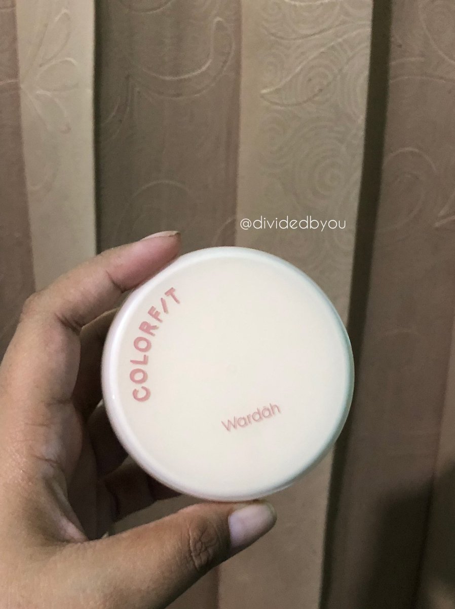 dividedbyou's tweet photo. First impression akuu pakai Wardah Colorfit Cushion ini sih ringan banget ya terus juga gampang untuk diblend, dan hasil akhirnya natural. Cocok buat yang suka makeup simpel dan nggak terlalu dempul. Sejauh ini sih aku nyaman  banget untuk dipake daily 🥰

https://t.co/SKwah02szO https://t.co/zsJSVEPPEc