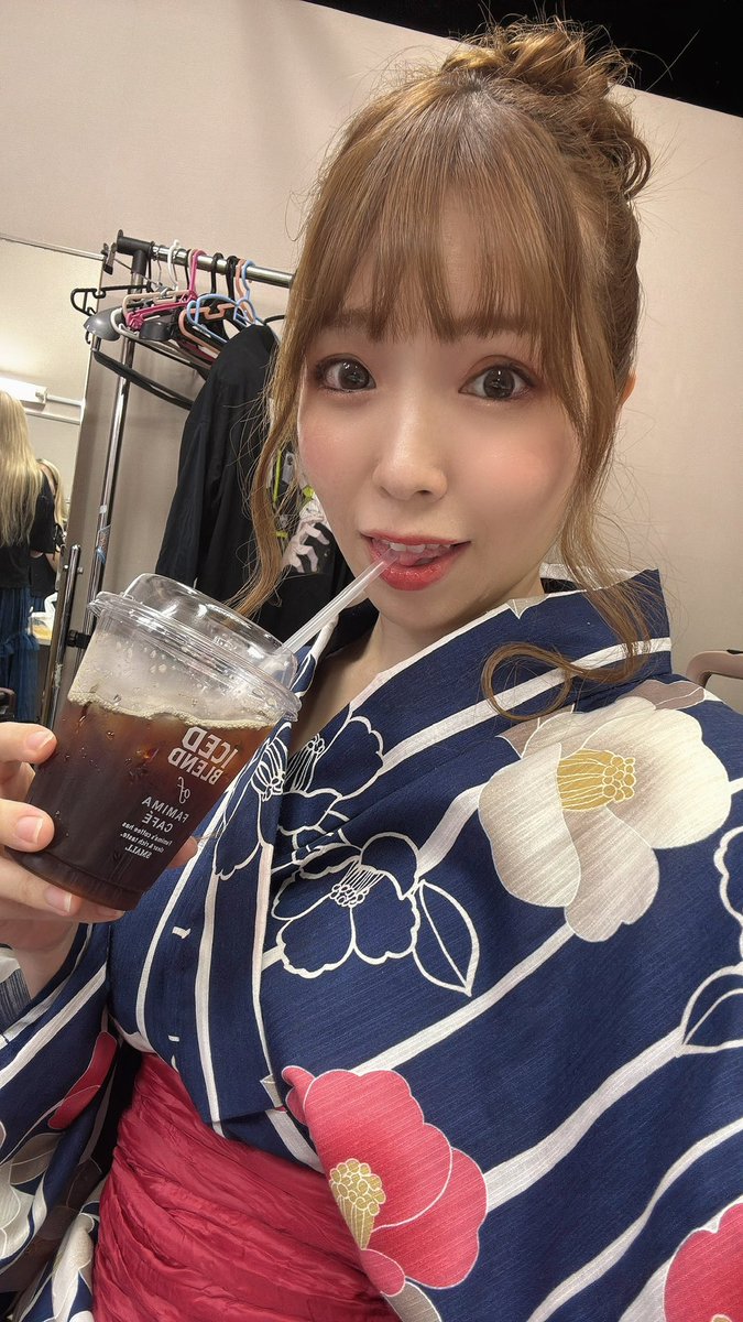 kandapagu1011's tweet photo. 明日は久しぶりにみなさんとあえるから楽しみ！今年初の浴衣ー❤︎ https://t.co/R6zSB9BR5E