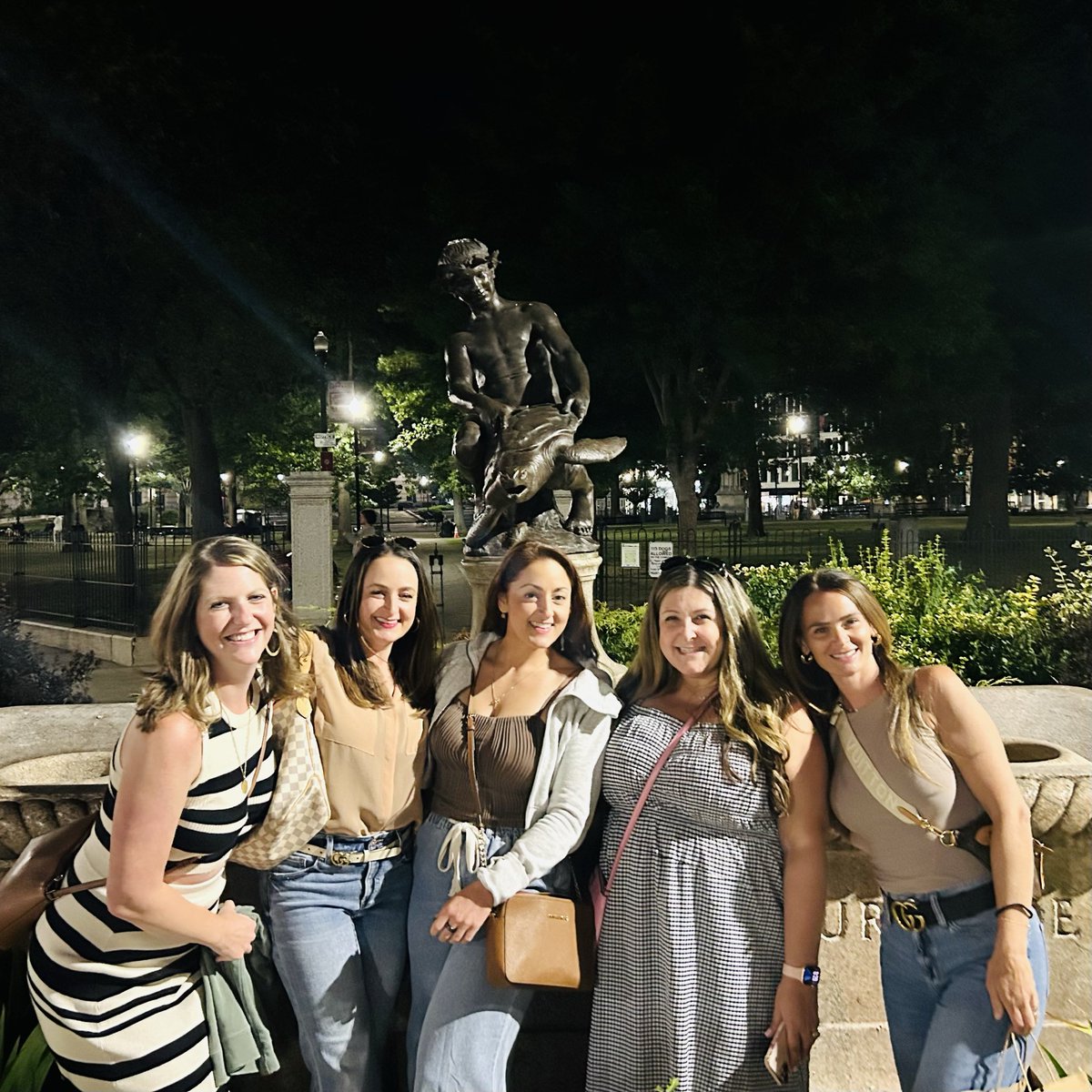 leesieleee's tweet photo. @FKR102445 Yes @OnlyInBOS please highlight the iconic @DoctorTurtleboy Statue in MA. Me &amp; my turtle riders recently paid homage to the artistic wonder 🙏🏻 @RoastBeefJuice https://t.co/iwIYMxdPd7