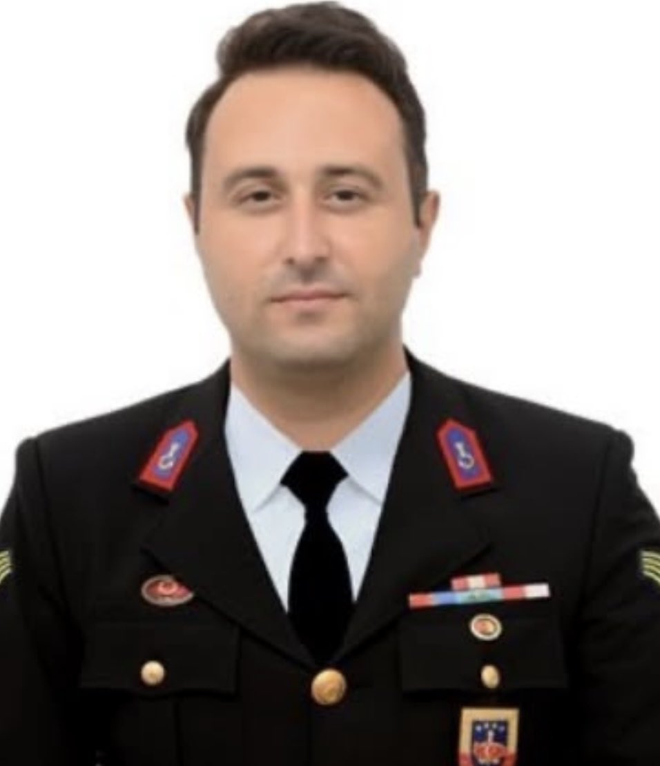 valialicelik's tweet photo. Başımız sağ olsun. 🇹🇷

Ankara-Niğde otoyolunda görevi esnasında geçirdiği kaza sonucu hastaneye kaldırılan, yapılan tüm müdahalelere rağmen kurtarılamayarak şehit olan J.Asb.Kad.Üçvş.Trf. Yusuf Ergün’e Allah’tan rahmet; ailesine, yakınlarına ve Jandarma Teşkilatımıza sabır ve başsağlığı diliyorum.

Şehidimizin ruhu şad, mekânı cennet olsun.