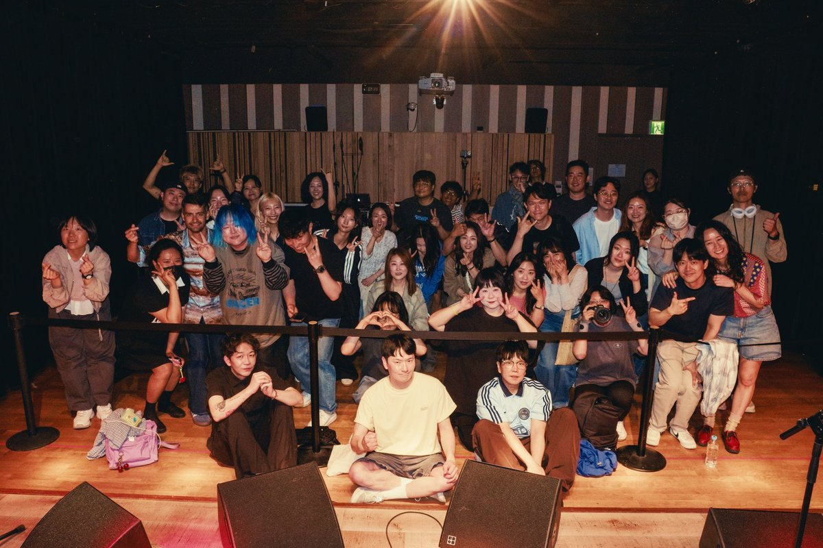 rnrrpage's tweet photo. [Here to stay vol.2]

오늘 마포음악창작소를 열기로 가득채워주신
여러분 정말 감사드립니다!!

저희는 여러분 덕분에 살아요!! 🙌

다음 공연에서 만납시다!! https://t.co/43q8QPjIA1