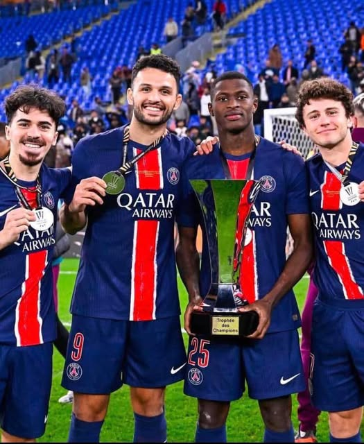 ArobaseGiovanny's tweet photo. Allez les gars pour être en confiance avant la Coupe du Monde 🇵🇹💚❤️ https://t.co/cP6Yf1F8Gl