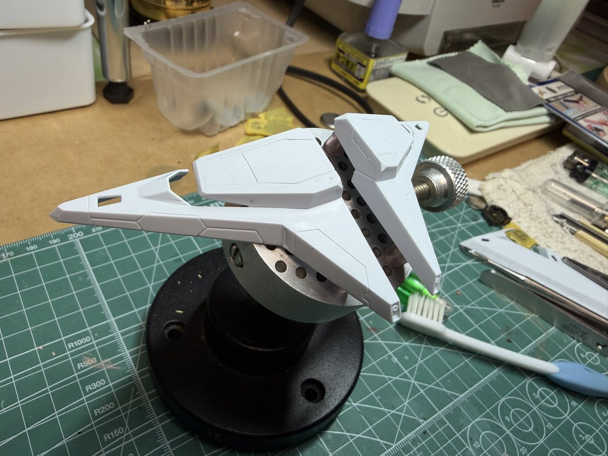 1/144 HGUC238 RX-105Ξガンダム 今夜の作業成果 前肩アーマー ほぼ