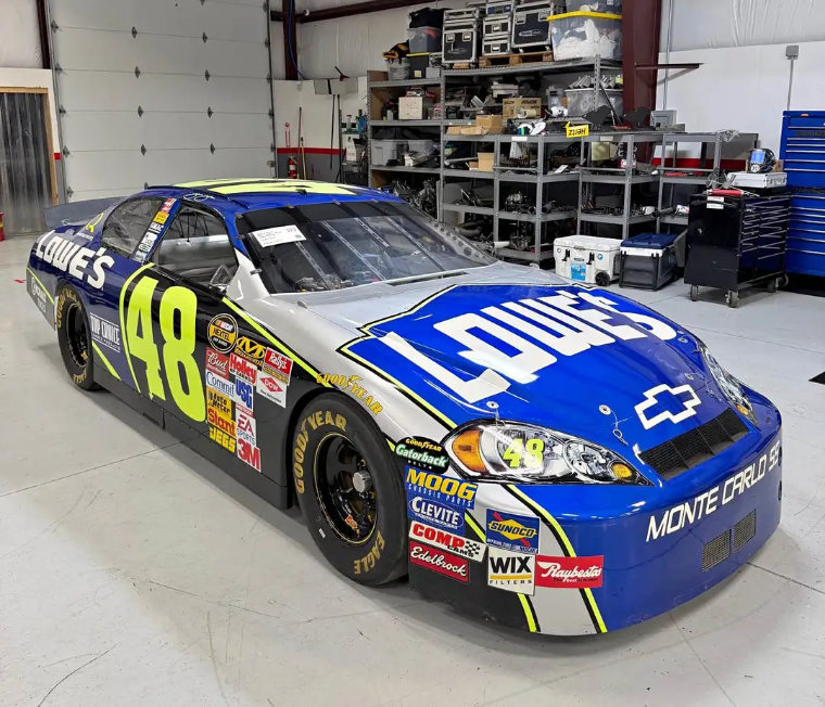 StartAndParkCar's tweet photo. Stanton Barrett selling (for a friend) Jimmie Johnson 2006 Lowe's Plate Car, ran in '06 Bud Shootout, has all Hendrick Documentation with it

$86,000, Beautiful piece for any diehard collector 
https://t.co/nsIyYILxo7 https://t.co/EfT9MMvVXJ