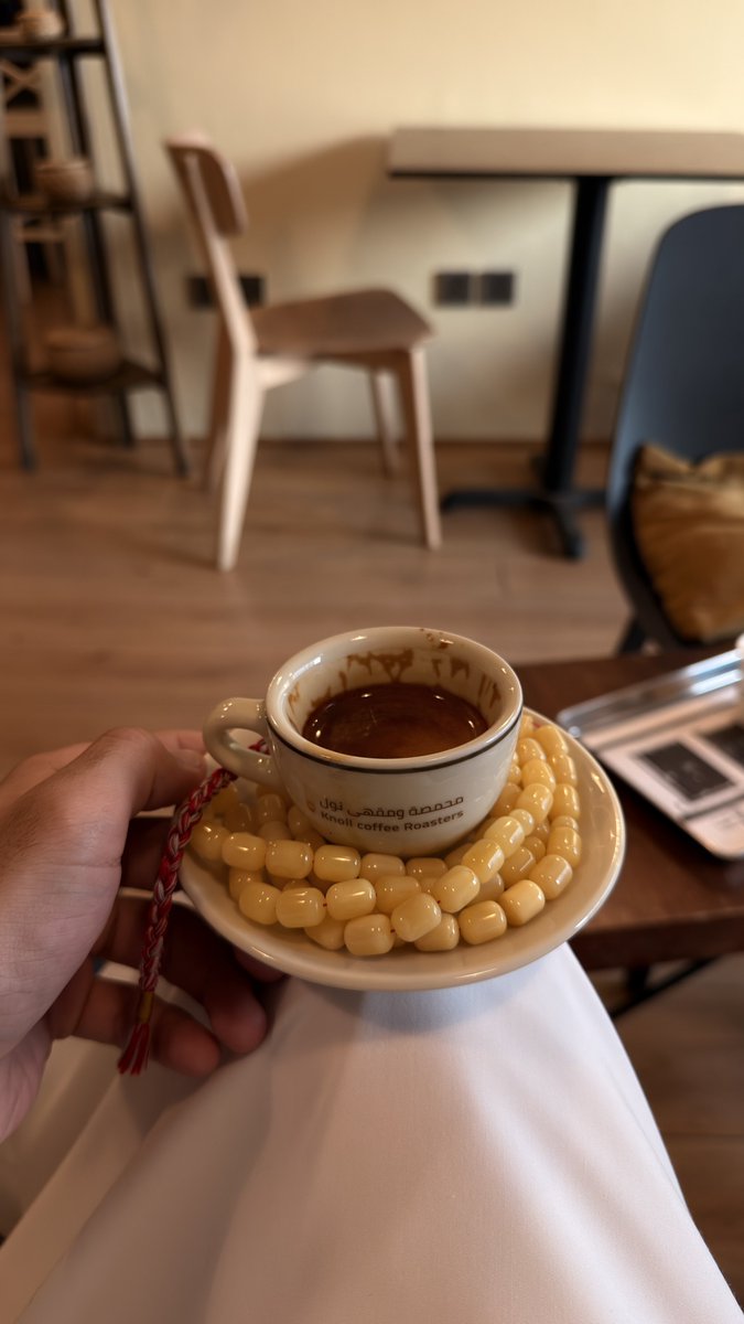 o_m960's tweet photo. ☕️🧑🏻‍🦯. https://t.co/6eQVjCGNwf