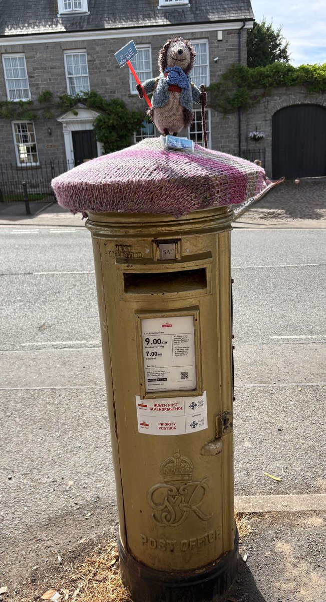 Cazlar123's tweet photo. Happy #postboxsaturday in Hay on Wye honouring discus champion Paralympian Josie Pearson https://t.co/cTYvSEn2cC