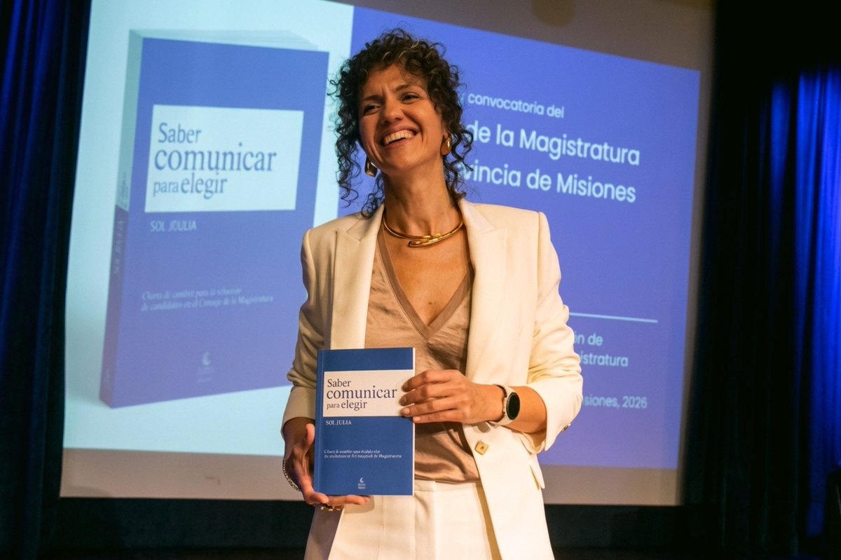 cngauto's tweet photo. El @PCMisiones fue sede de la presentación del libro "Saber comunicar para elegir", escrito por Sol Jouliá.
La publicación del @cmmisiones se realizó gracias al esfuerzo conjunto del equipo de la Editorial de las Misiones, a cargo de la corrección, el diseño y la diagramación. https://t.co/rIYO30tzNT