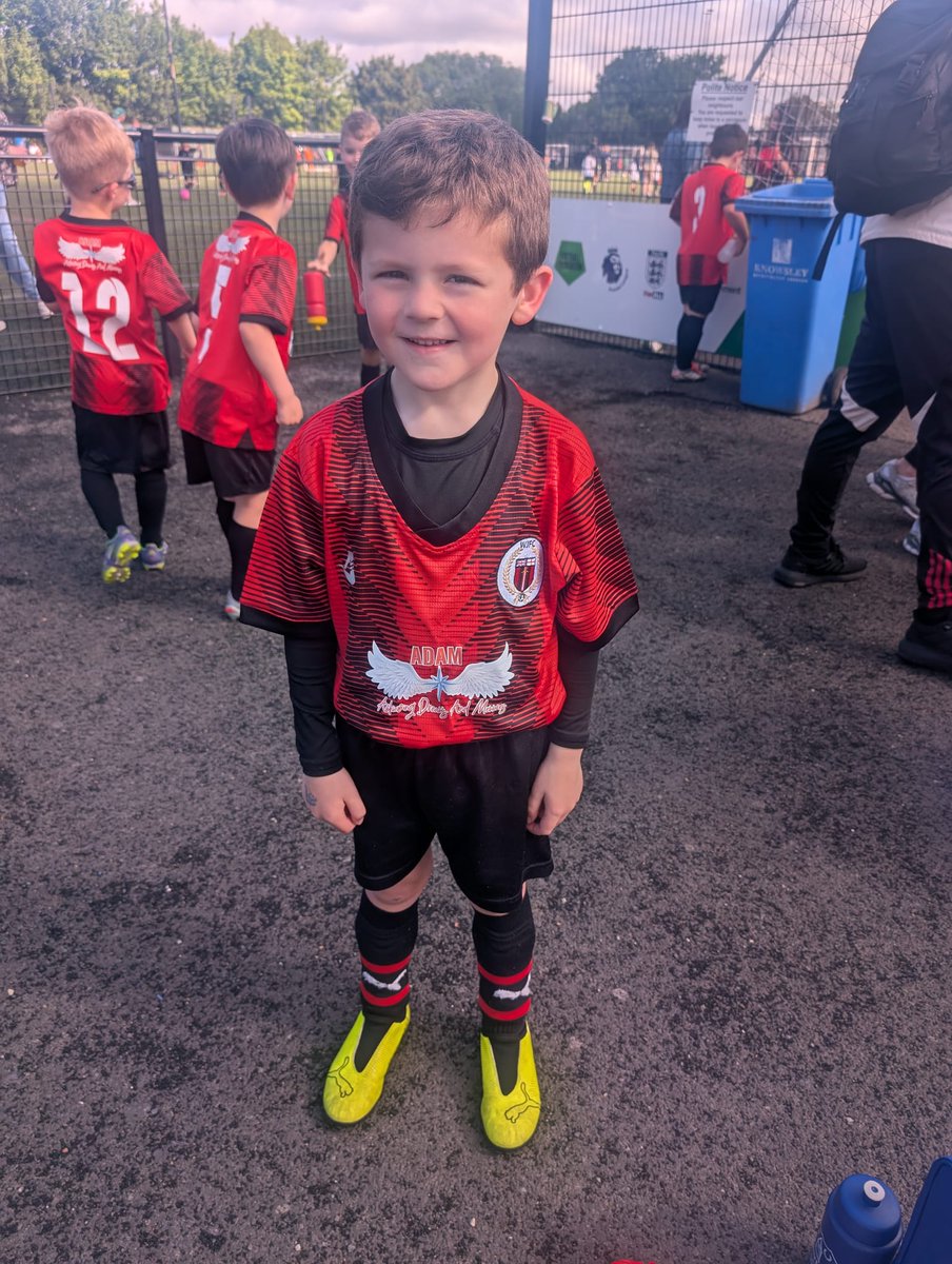 markoos01's tweet photo. I know people have different opinions on Gordon, but my lad is absolutely buzzing that a former Whiston Junior is playing for Barcelona and going the World Cup with England. He's now determined to do the same.

Let's Go Whiston ♥️🖤 https://t.co/tkE8F2ifZC