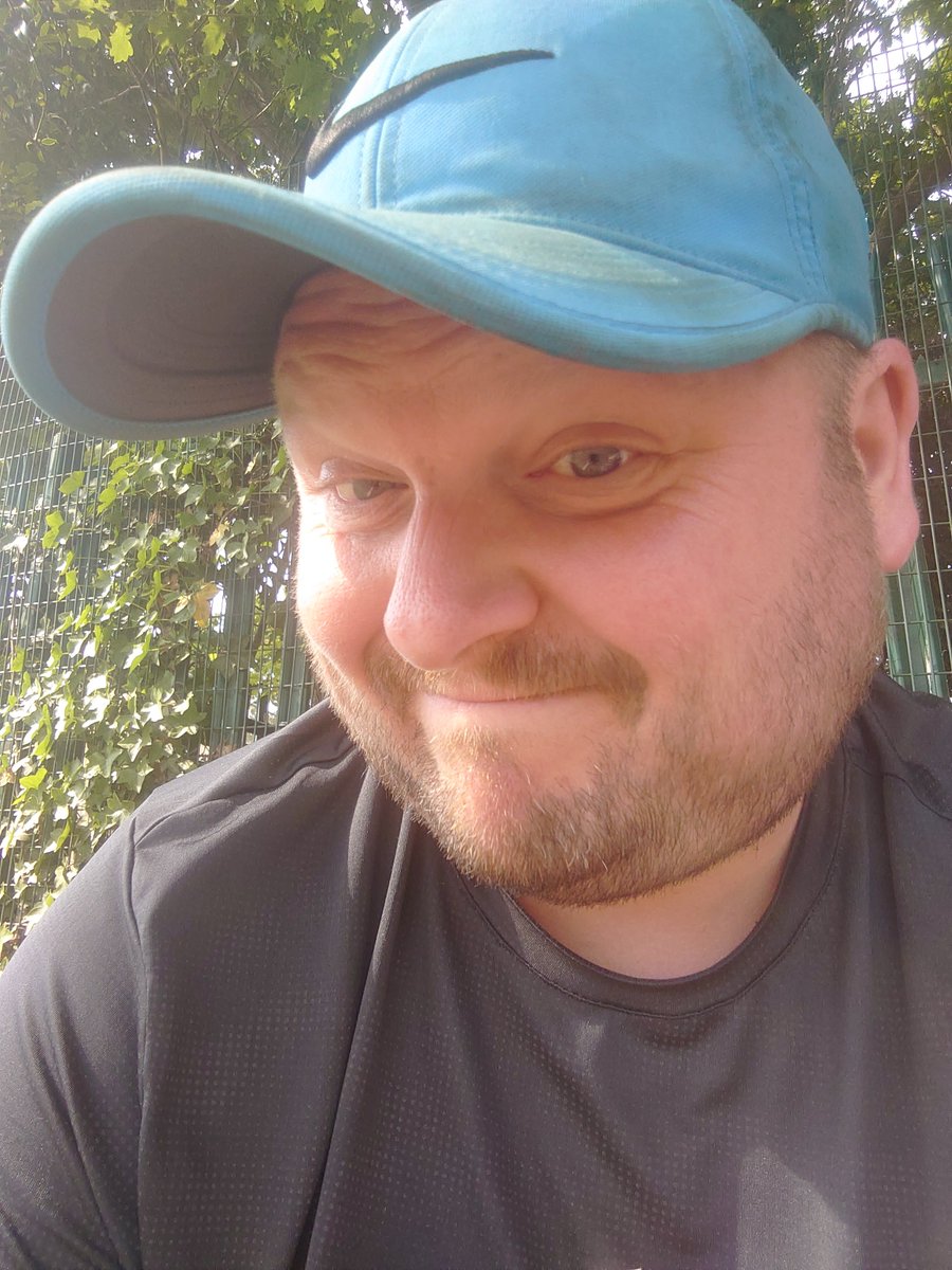 ped1980's tweet photo. How cool do I look 🤣🤣🤣 https://t.co/3fW2CCkbCE