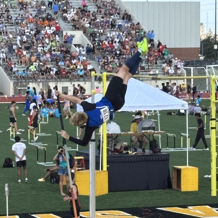 WeAreHolton's tweet photo. 🏆 STATE CHAMP ALERT! 🏆

Pierson Cyphers is your KSHSAA 3A State Champion in Pole Vault! 🥇

A winning vault of 14’0” earns Pierson the state title!

Congratulations! https://t.co/bwIQbssixQ